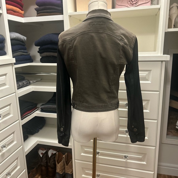 Bedo Denim Jacket with faux leather sleeves - Picture 3 of 5